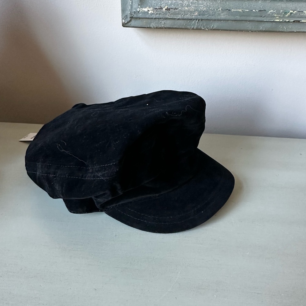 Vintage black suede newsboy cap hat women’s
